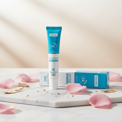 Crème anti-acné sur marbre avec roses